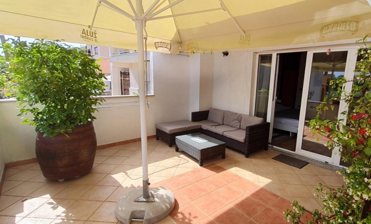 Guest House Casa Mia - Rooms & Apartments Ровин Екстериор снимка
