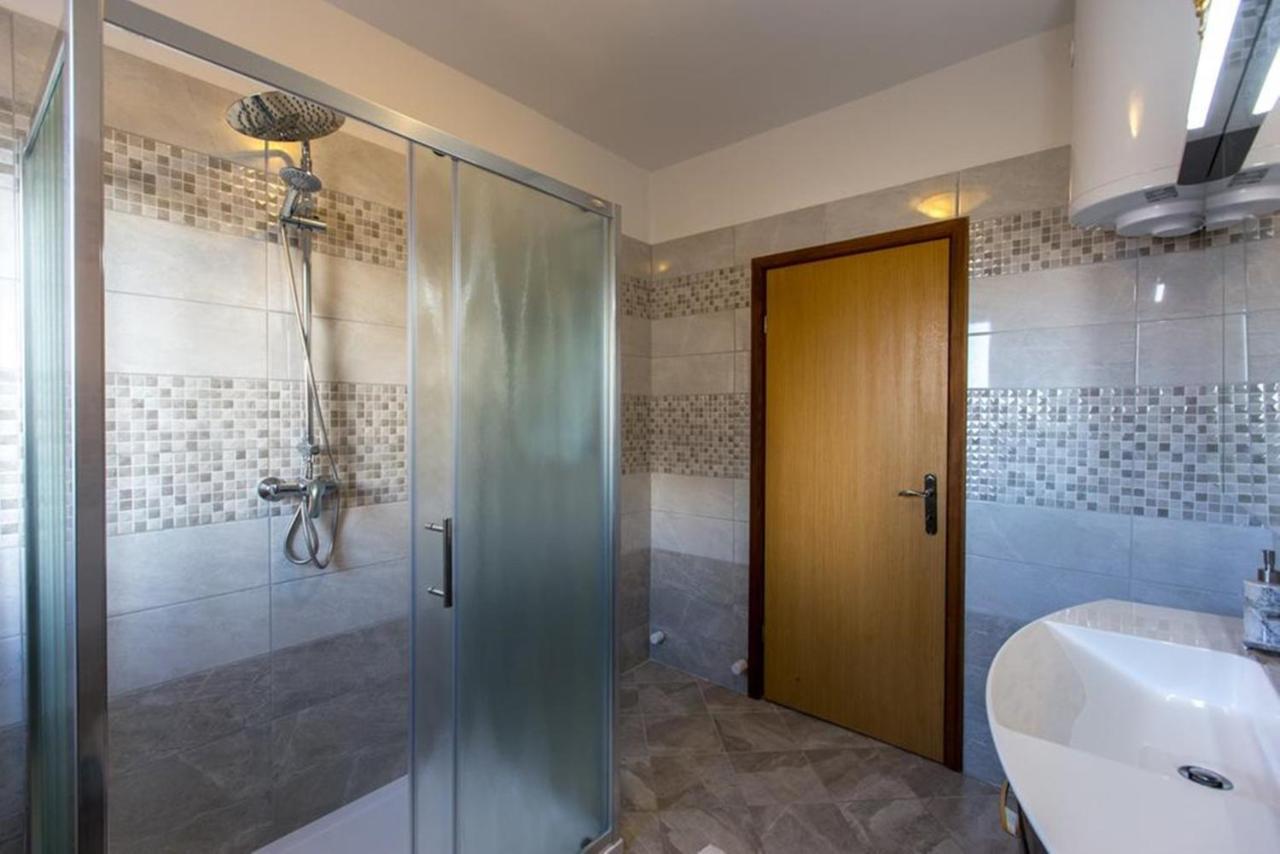 Guest House Casa Mia - Rooms & Apartments Ровин Стая снимка