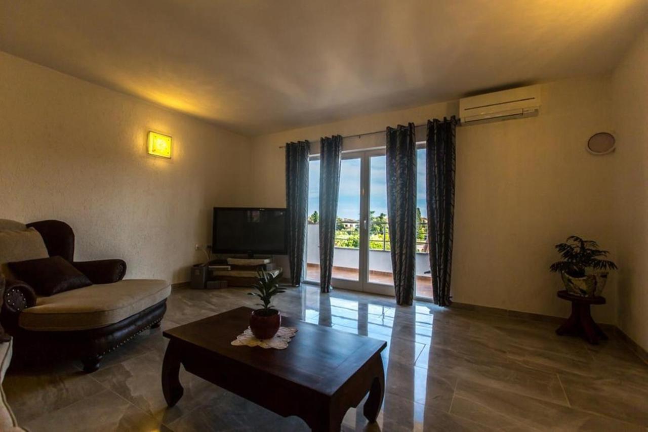 Guest House Casa Mia - Rooms & Apartments Ровин Стая снимка