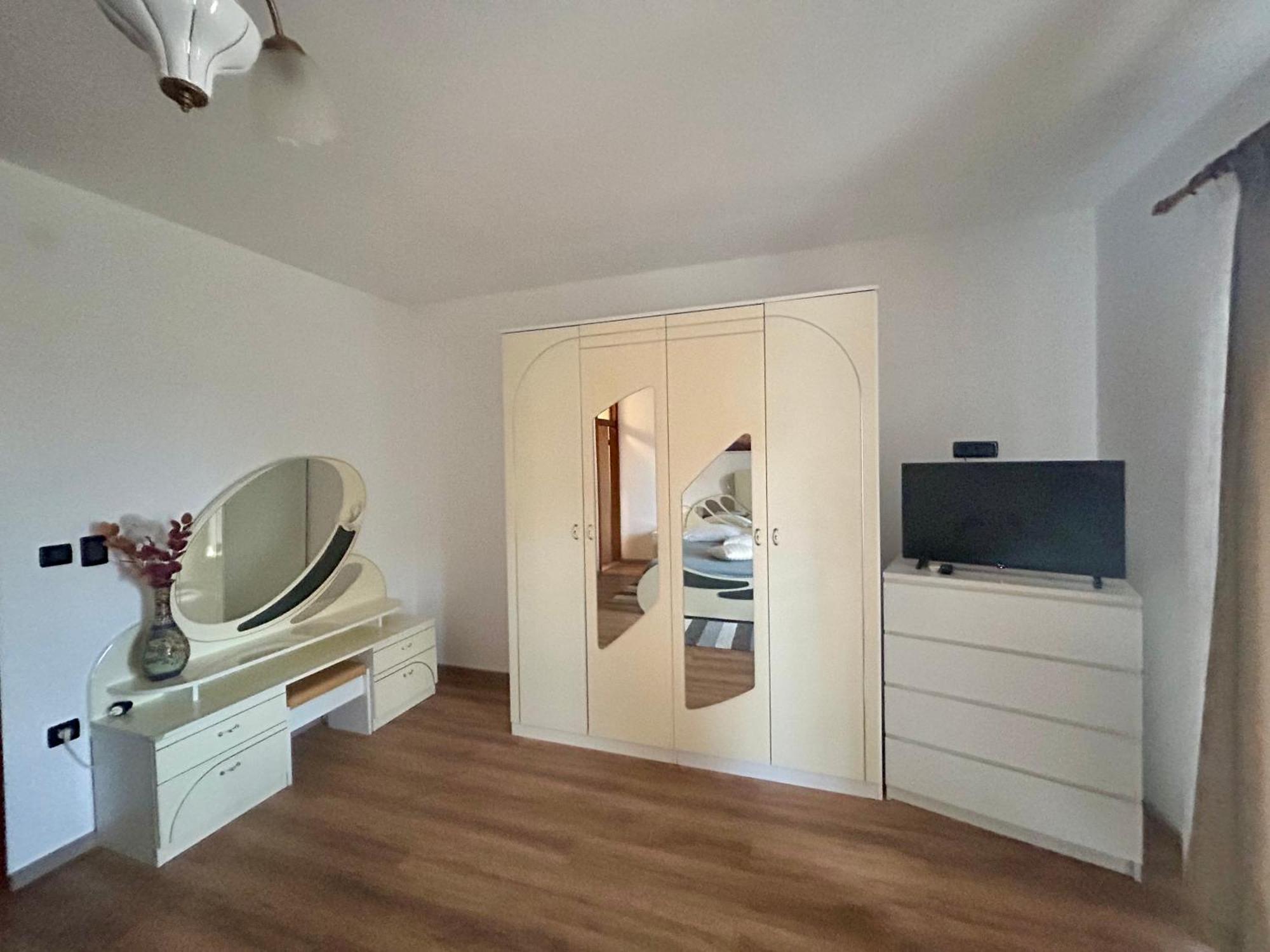 Guest House Casa Mia - Rooms & Apartments Ровин Екстериор снимка